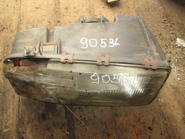 Левая фара Меседес Актрос 305235246 MP1